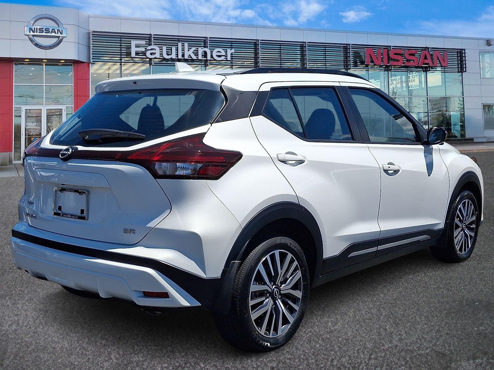 2023 Nissan Kicks SR