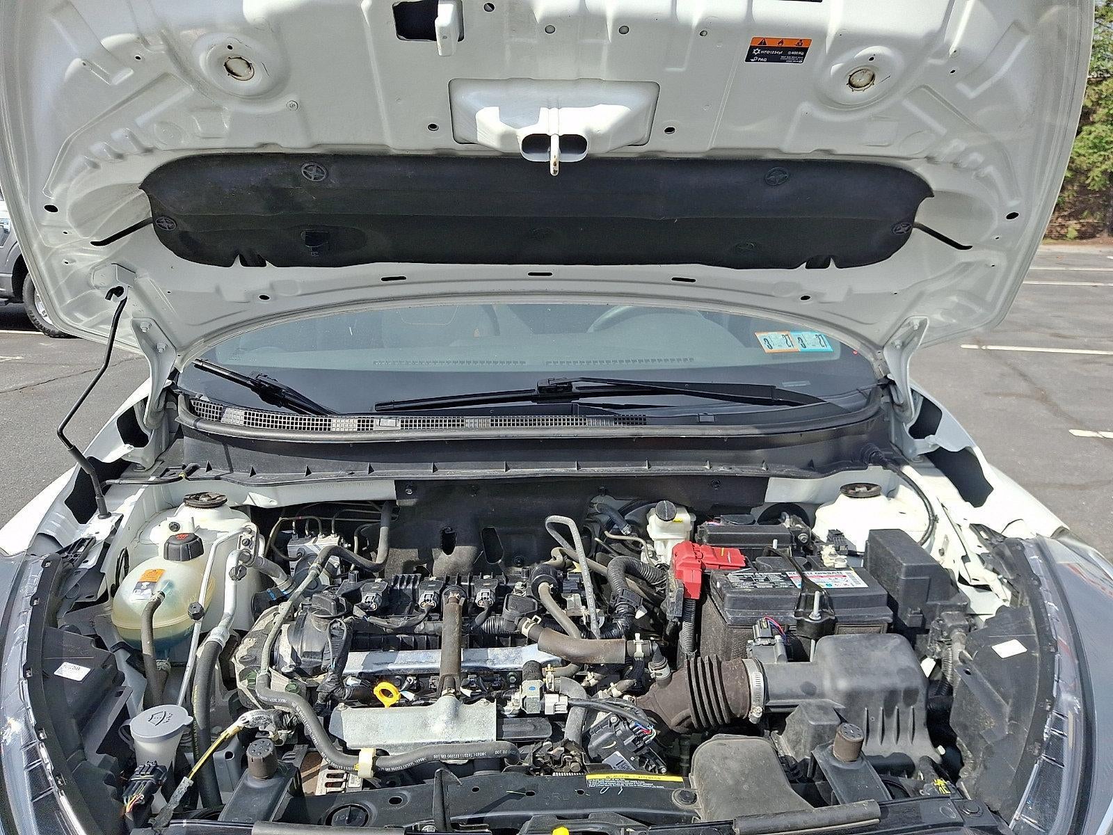 2023 Nissan Kicks SR