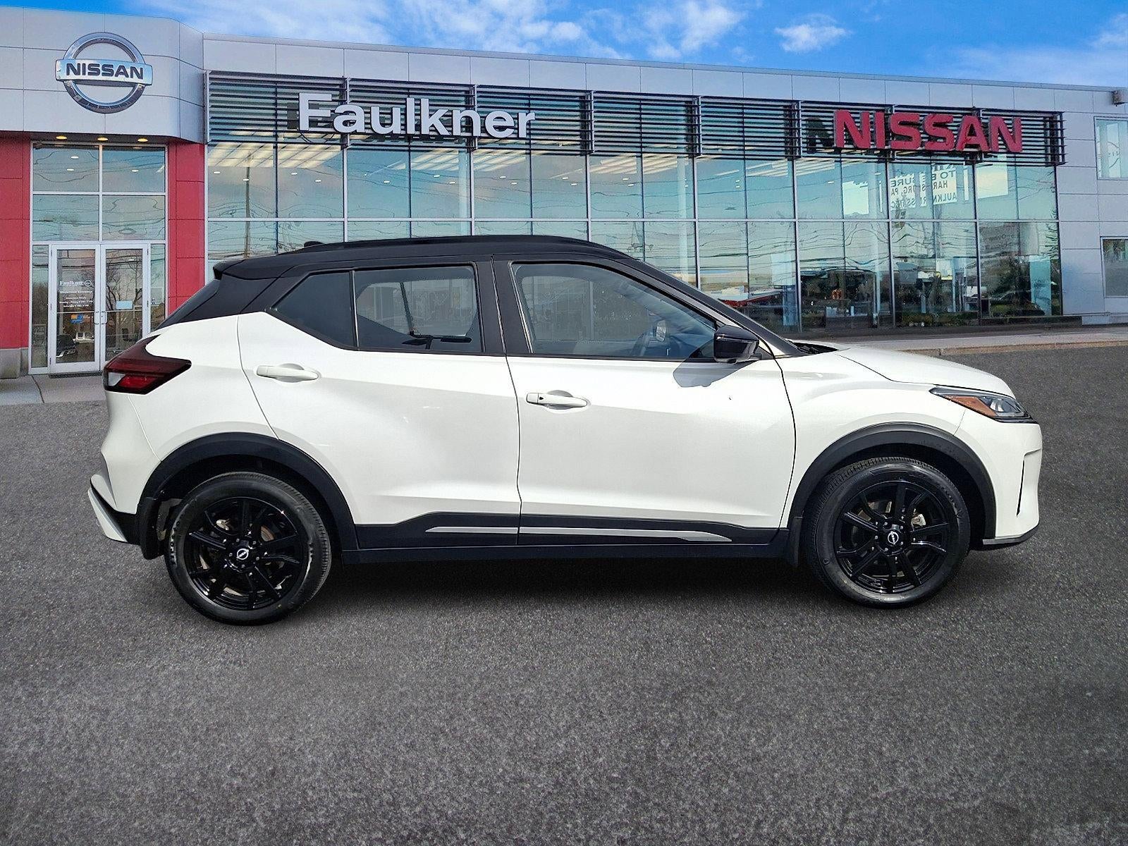 2023 Nissan Kicks SR