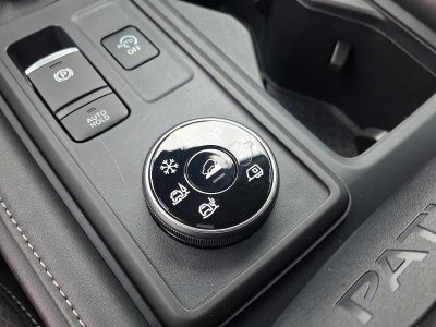 2025 Nissan Pathfinder S