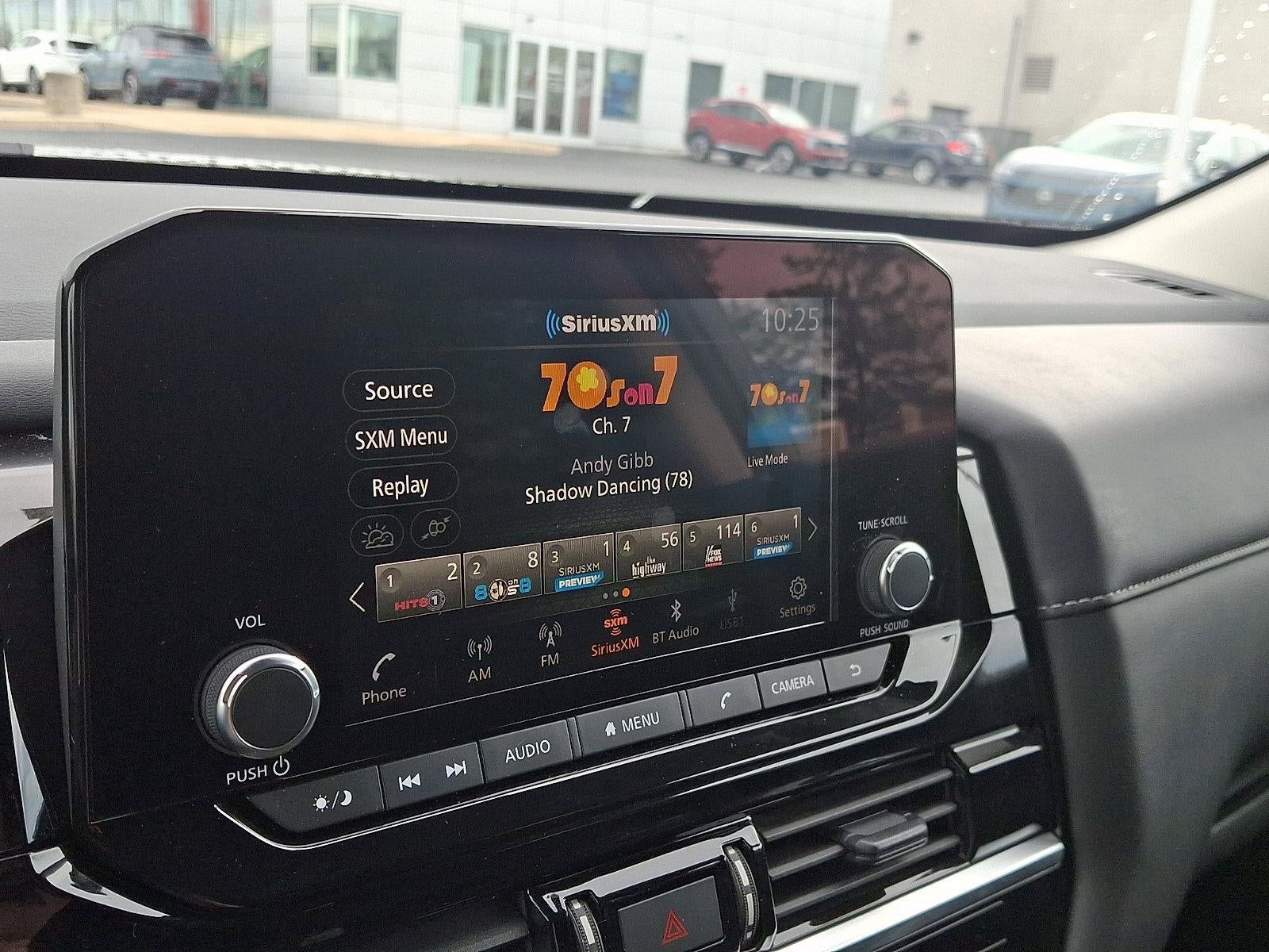 2024 Nissan Pathfinder SV