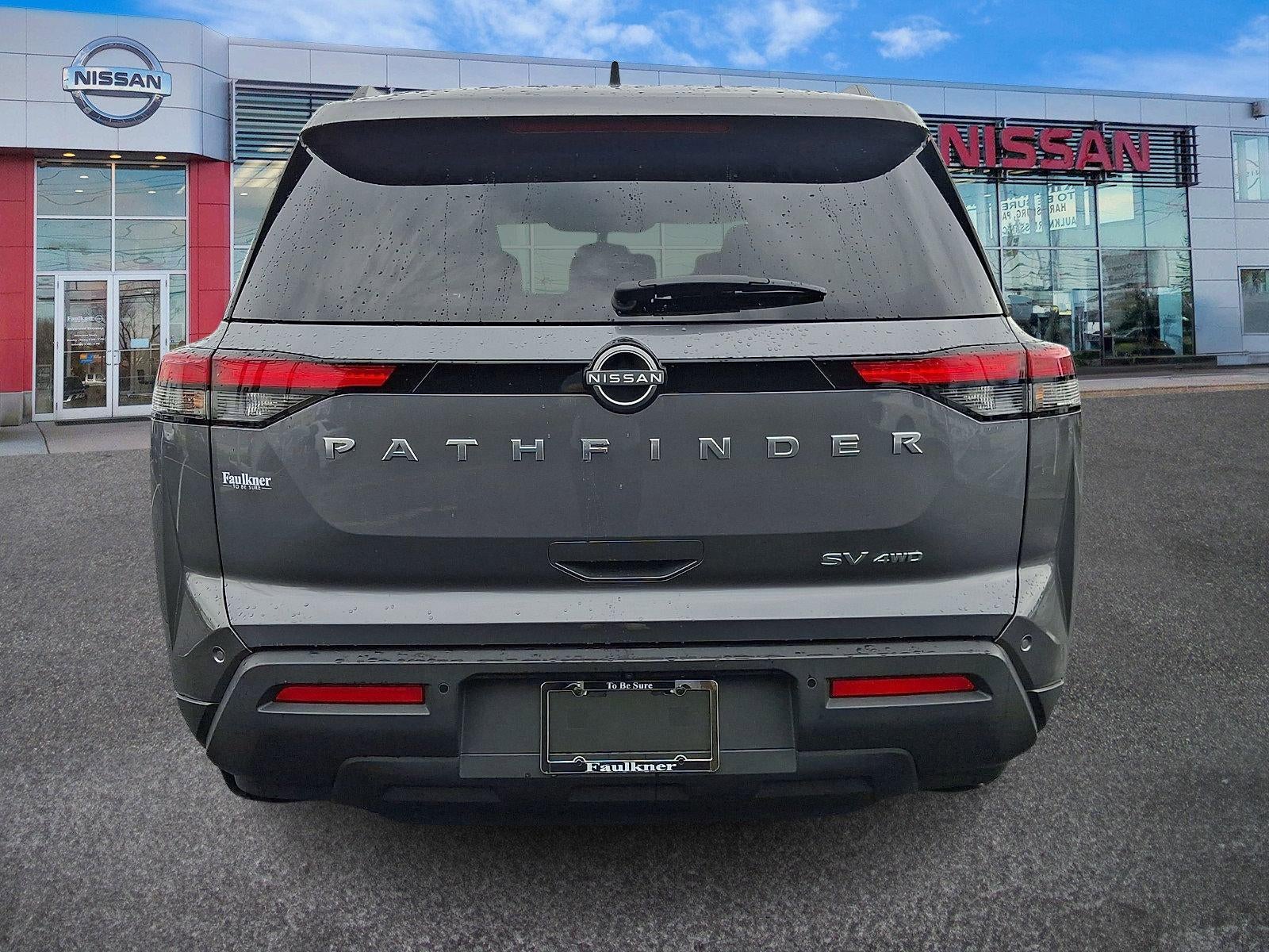 2024 Nissan Pathfinder SV