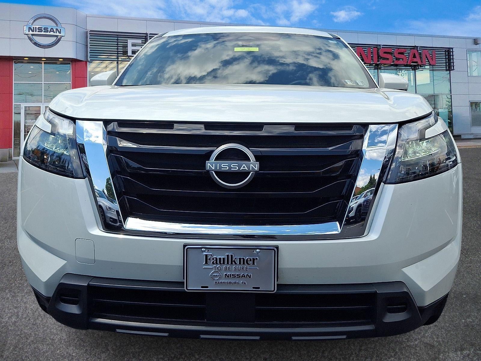 2023 Nissan Pathfinder SV