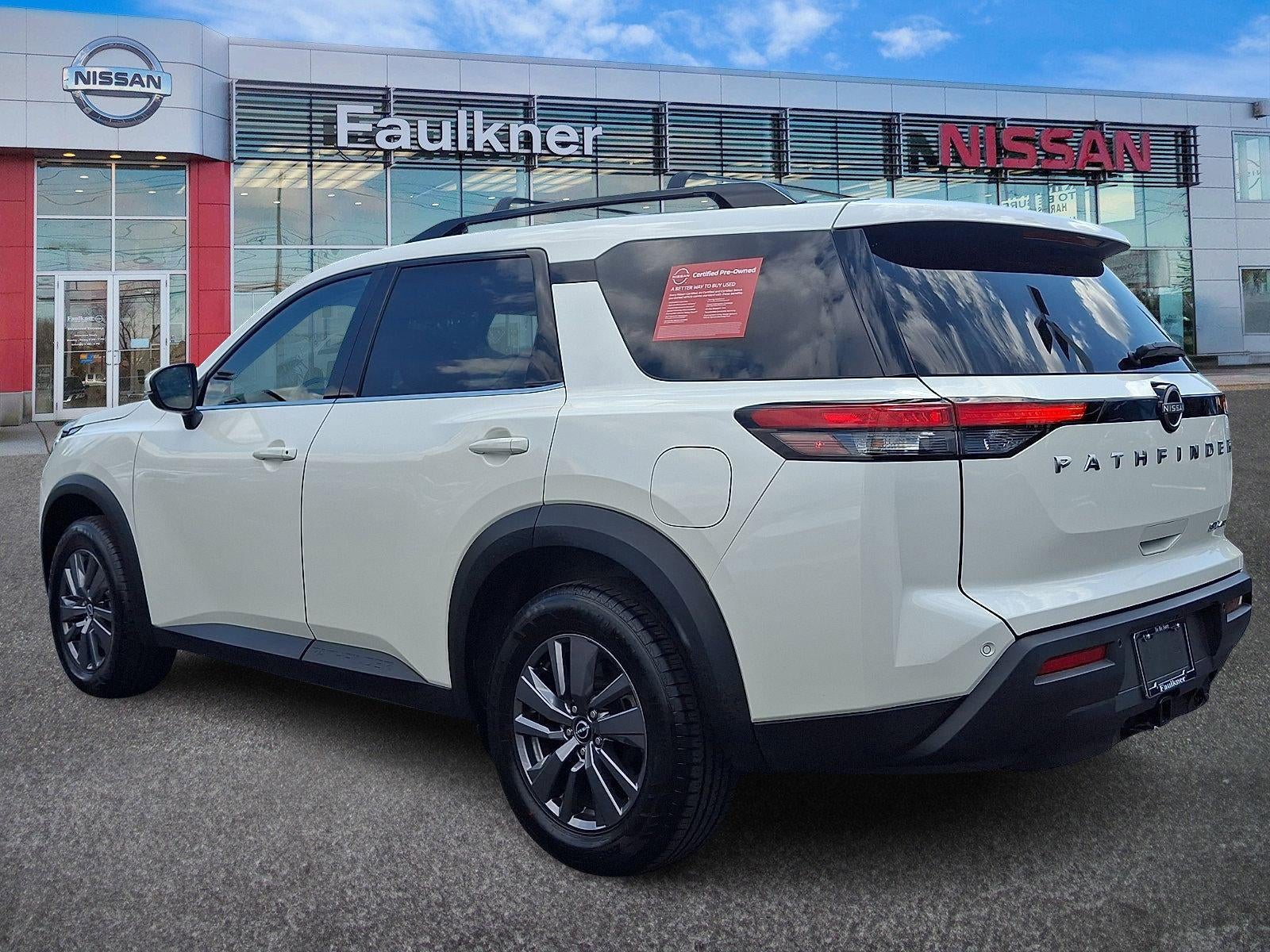 2023 Nissan Pathfinder SV