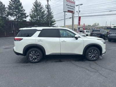 2023 Nissan Pathfinder SV