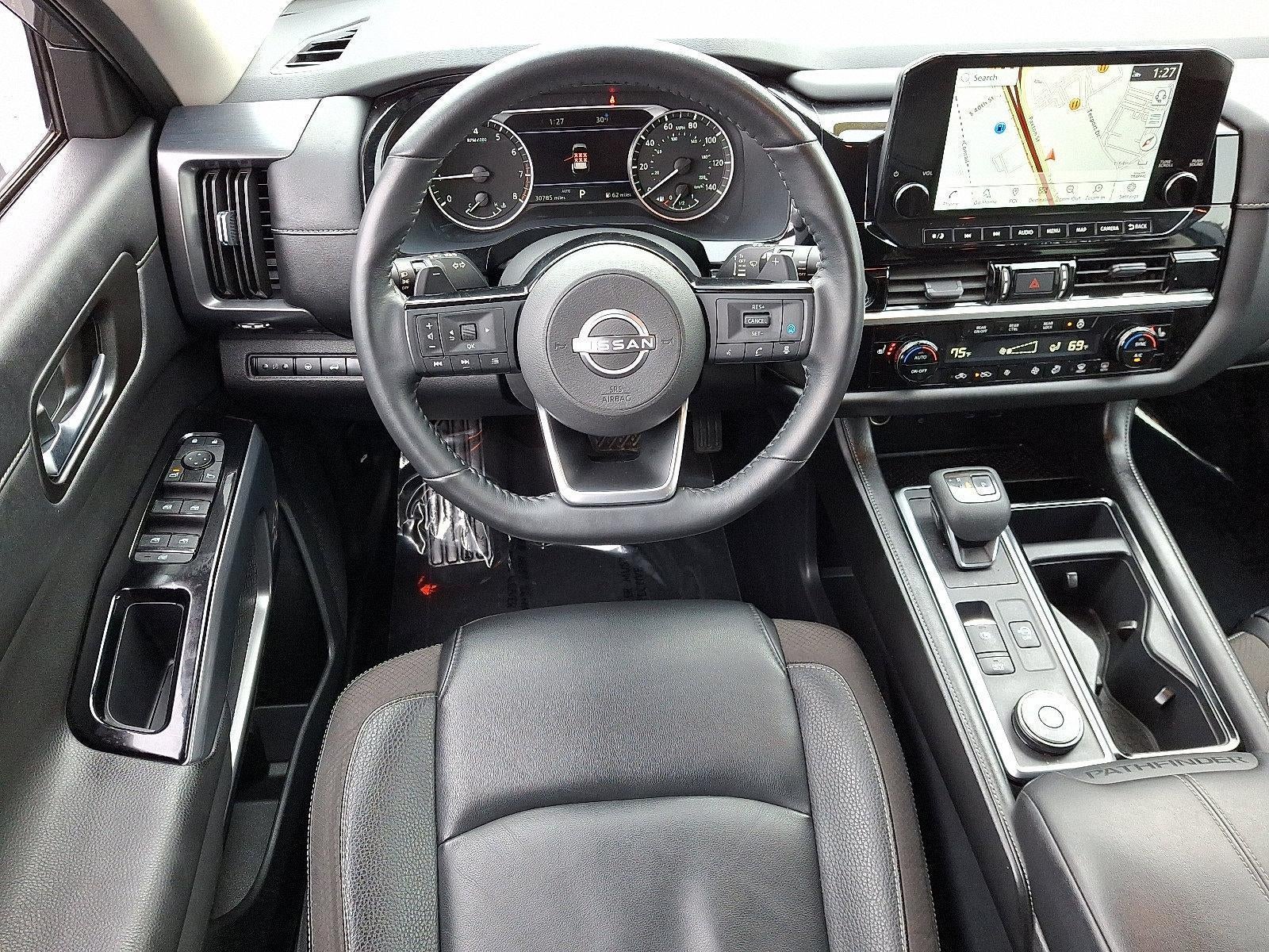 2023 Nissan Pathfinder SL