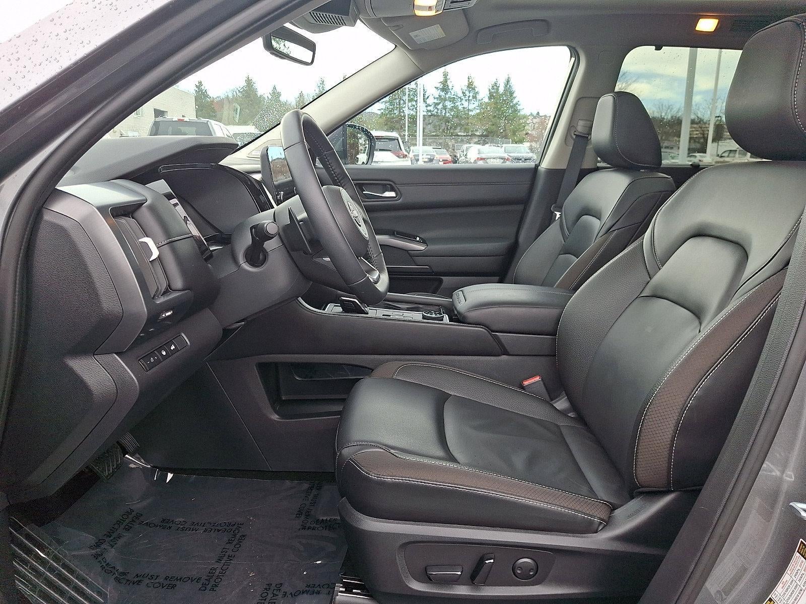 2023 Nissan Pathfinder SL