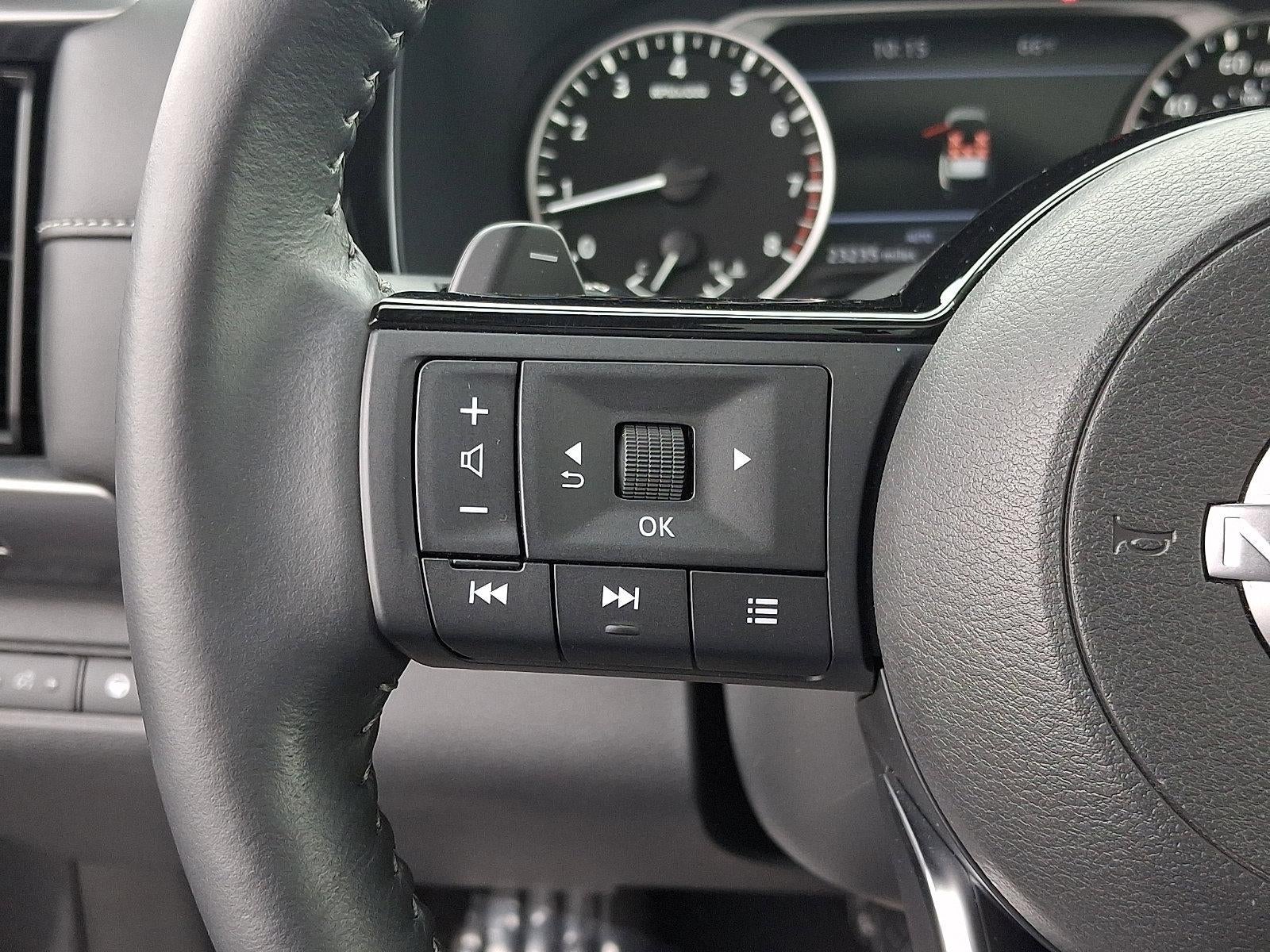 2023 Nissan Pathfinder SL