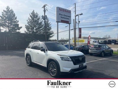 2023 Nissan Pathfinder SL