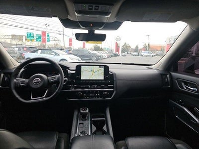 2023 Nissan Pathfinder SL