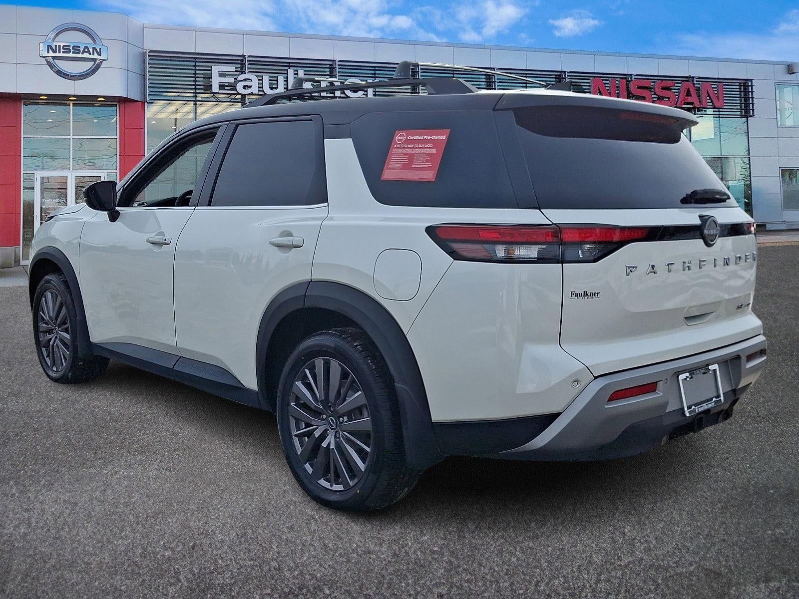 2023 Nissan Pathfinder SL