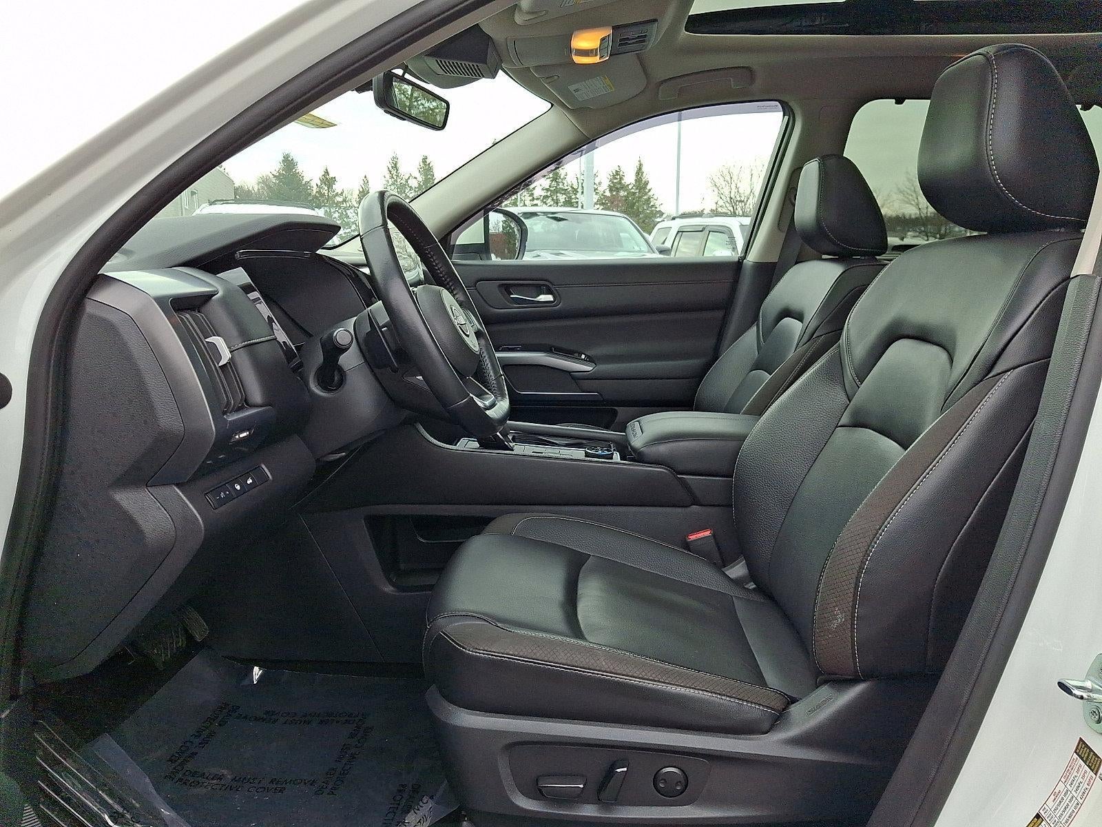 2023 Nissan Pathfinder SL