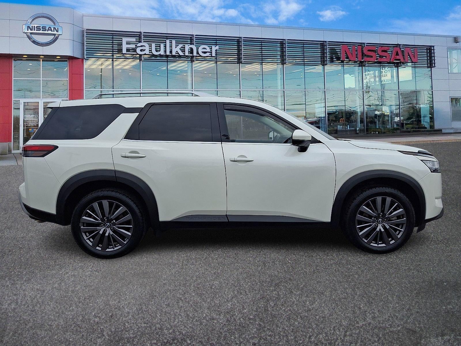 2023 Nissan Pathfinder SL