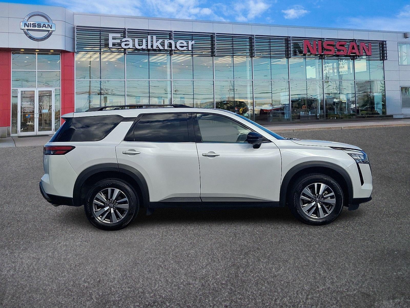 2026 Nissan Pathfinder SL