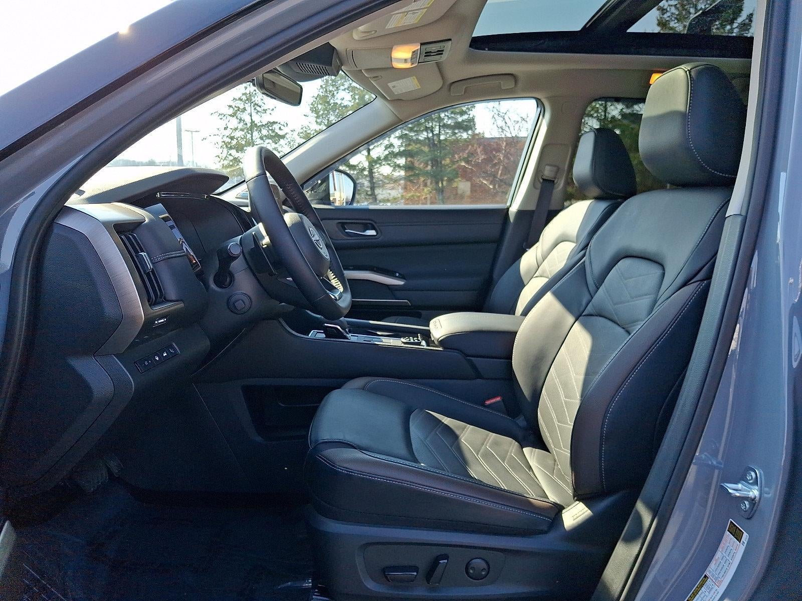 2025 Nissan Pathfinder Platinum 4WD