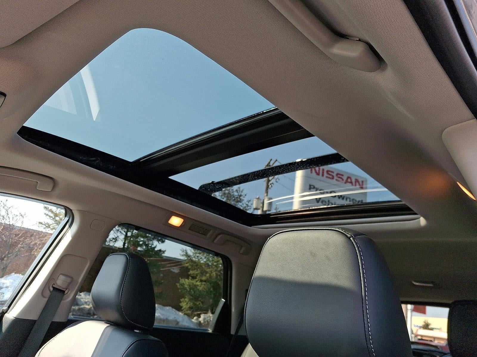 2025 Nissan Pathfinder Platinum 4WD