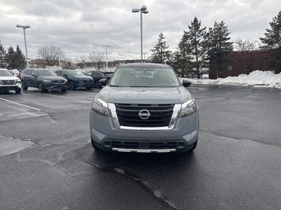 2025 Nissan Pathfinder Platinum 4WD