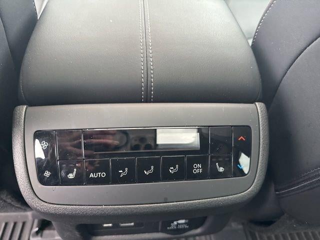 2025 Nissan Pathfinder Platinum 4WD