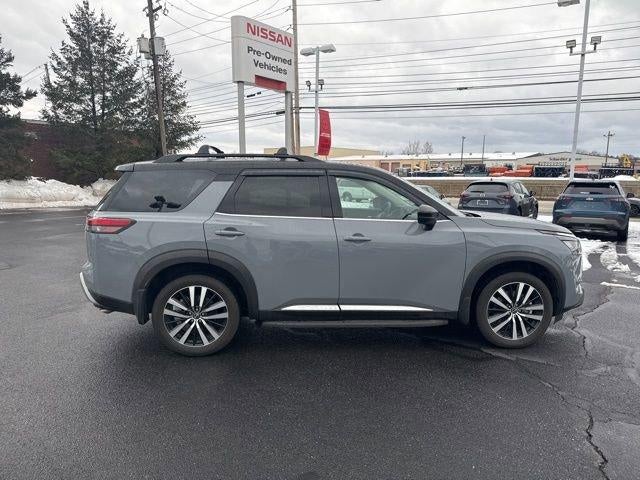 2025 Nissan Pathfinder Platinum 4WD