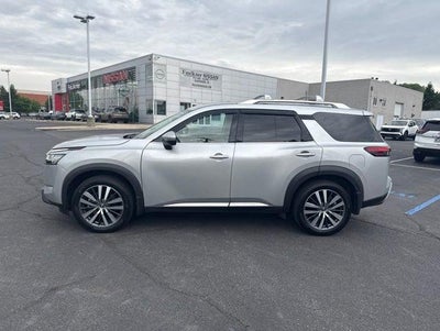 2022 Nissan Pathfinder Platinum