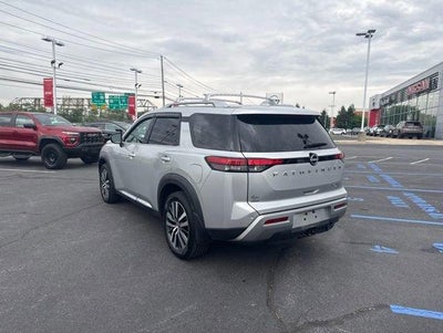 2022 Nissan Pathfinder Platinum