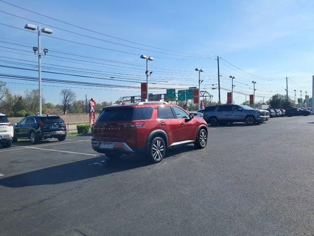 2023 Nissan Pathfinder Platinum 4WD