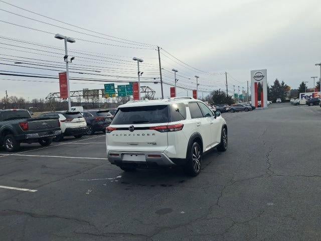 2023 Nissan Pathfinder Platinum