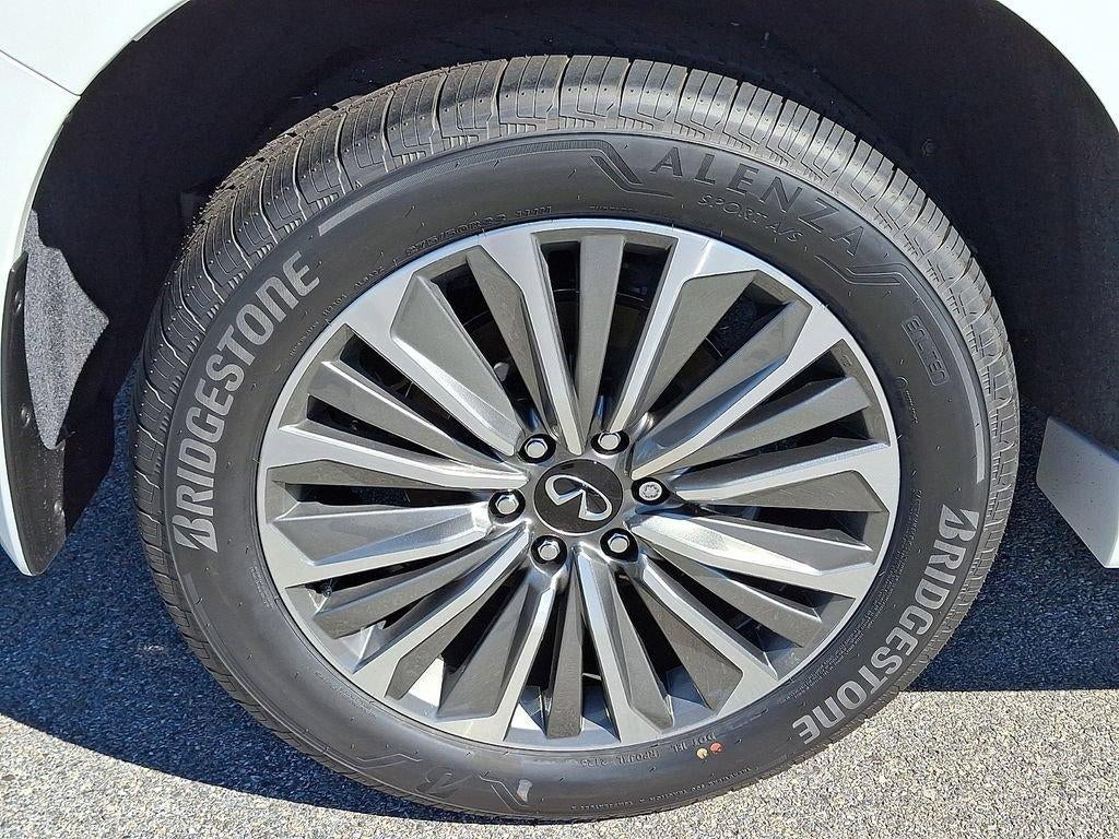 2027 INFINITI QX80 LUXE AWD *Ltd Avail*