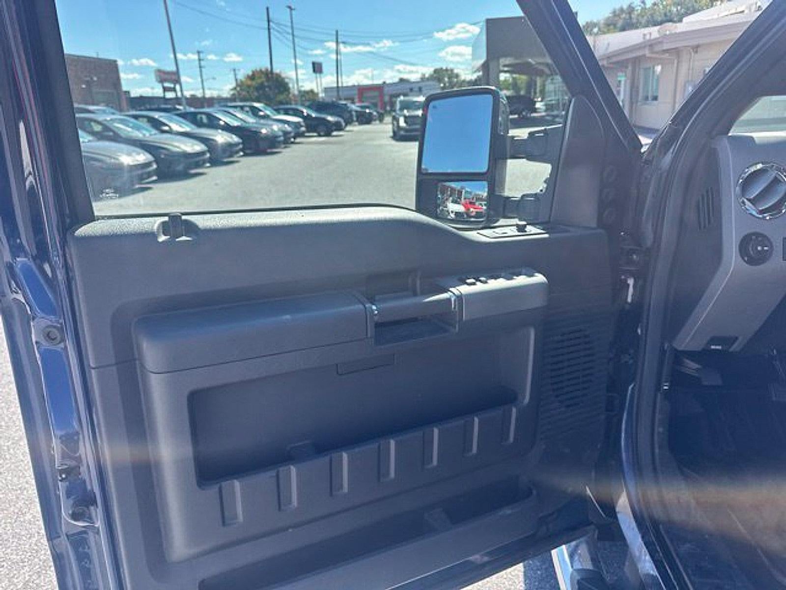 2011 Ford Super Duty F-350 SRW Lariat