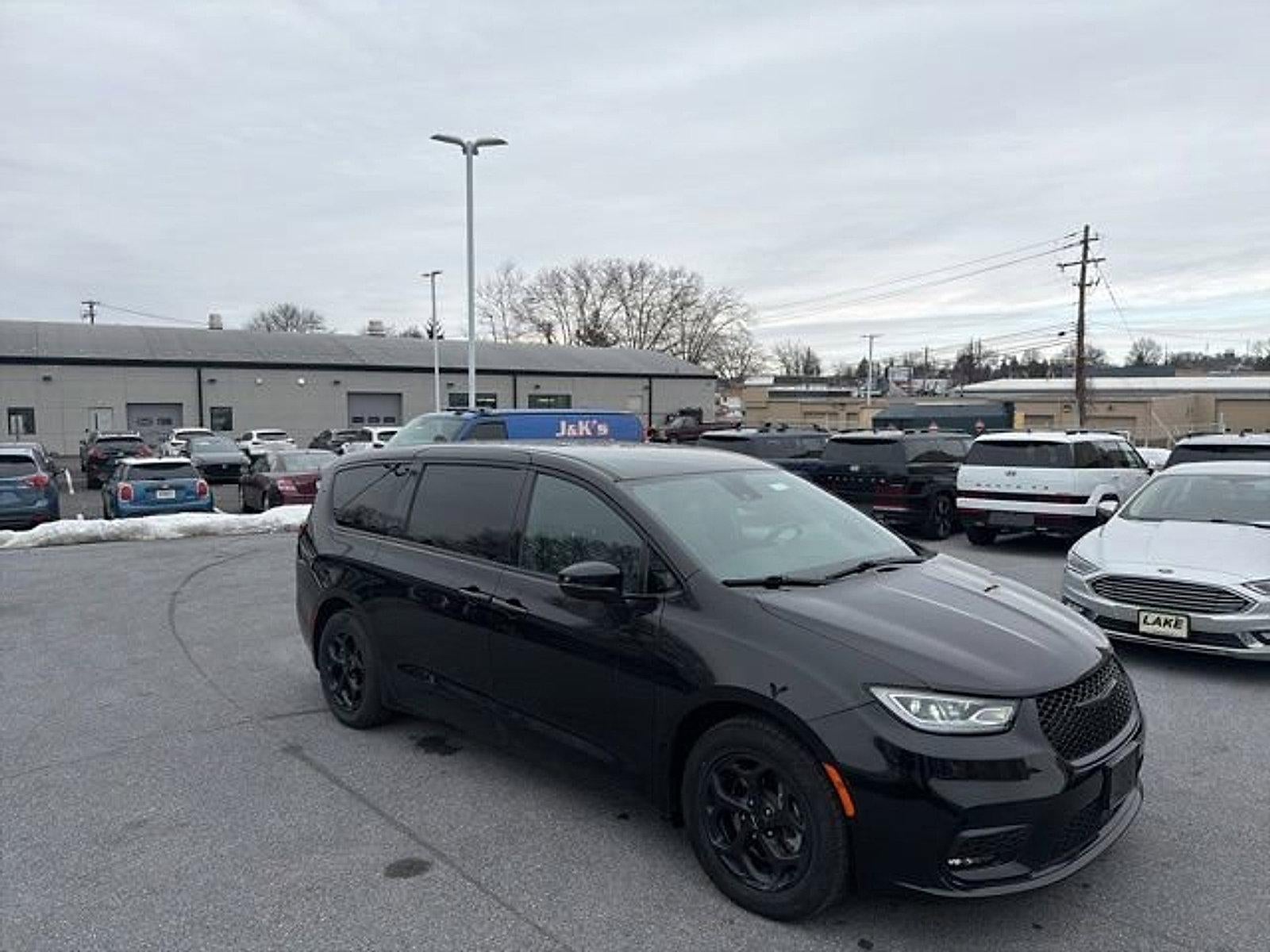 2022 Chrysler Pacifica Hybrid Touring L