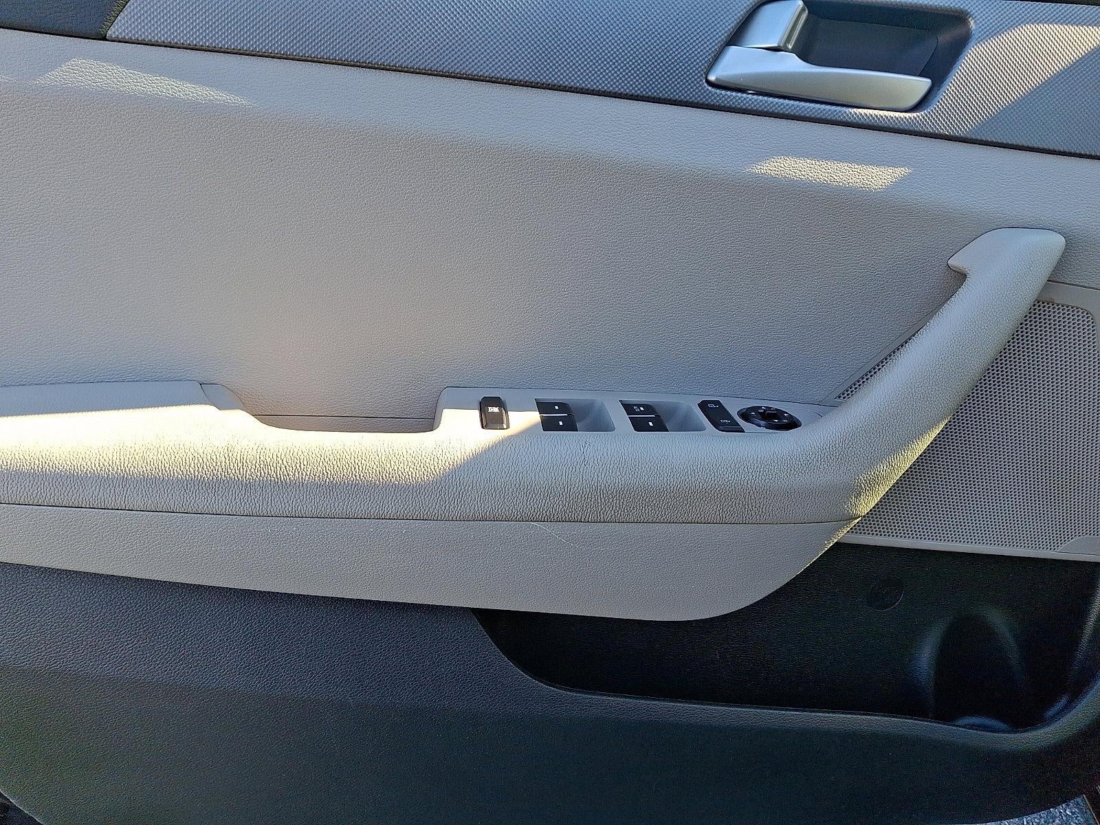 2016 Hyundai SONATA 2.4L SE