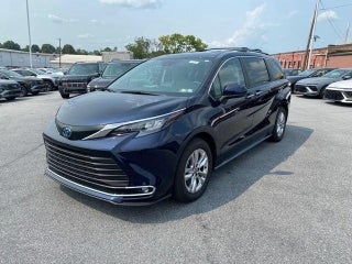 2024 Toyota Sienna XLE