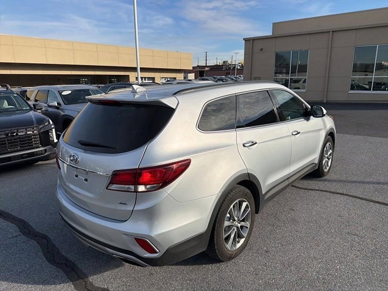 2017 Hyundai SANTA FE SE
