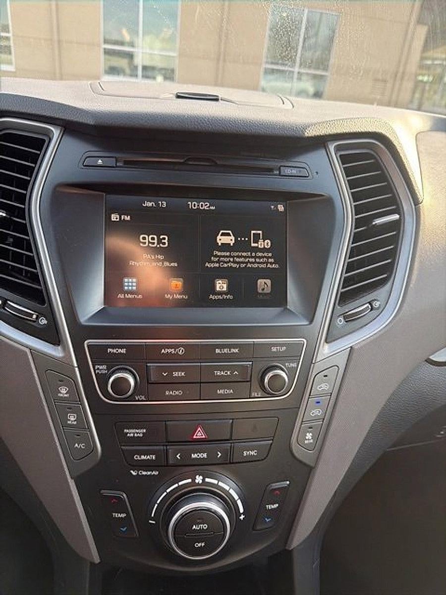 2017 Hyundai SANTA FE SE