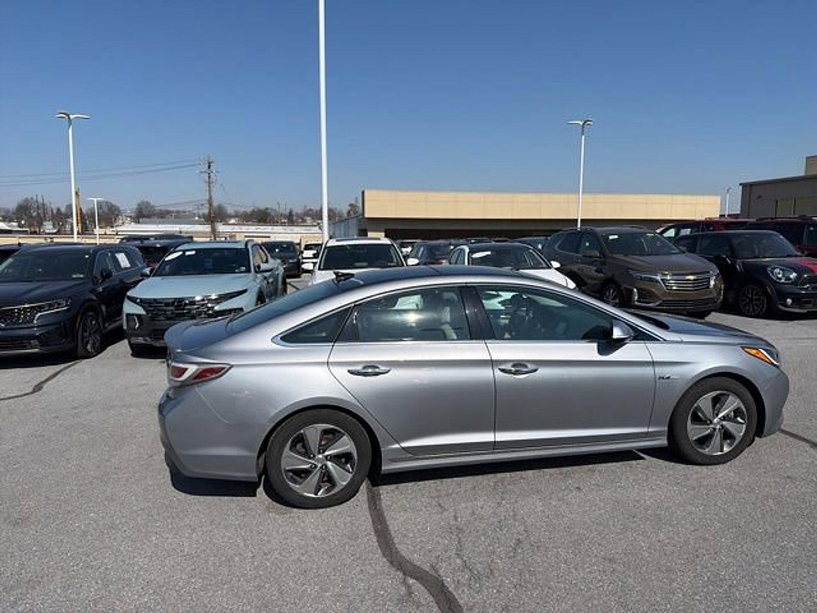 2016 Hyundai SONATA Hybrid Limited
