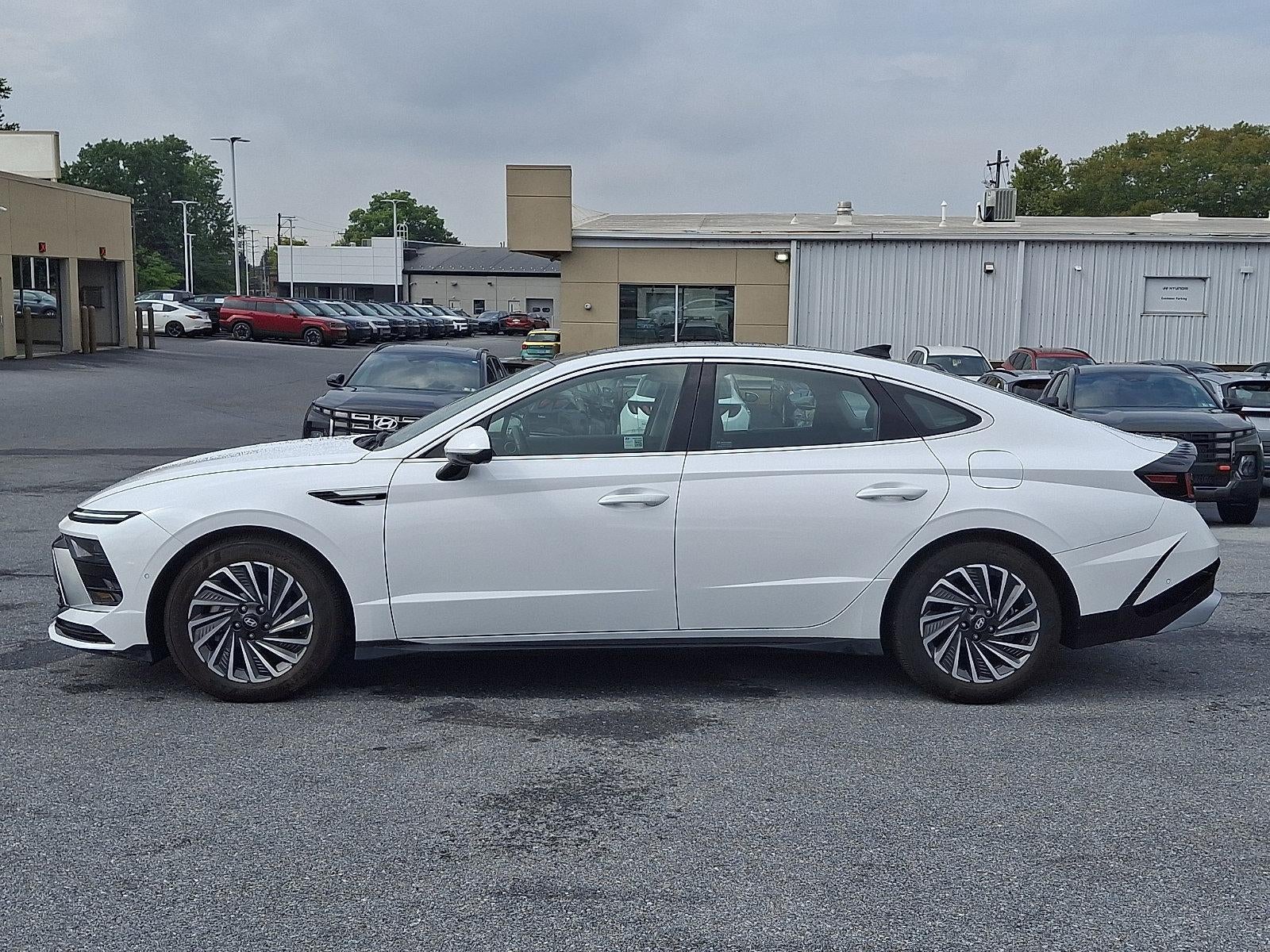 2025 Hyundai SONATA Hybrid Limited