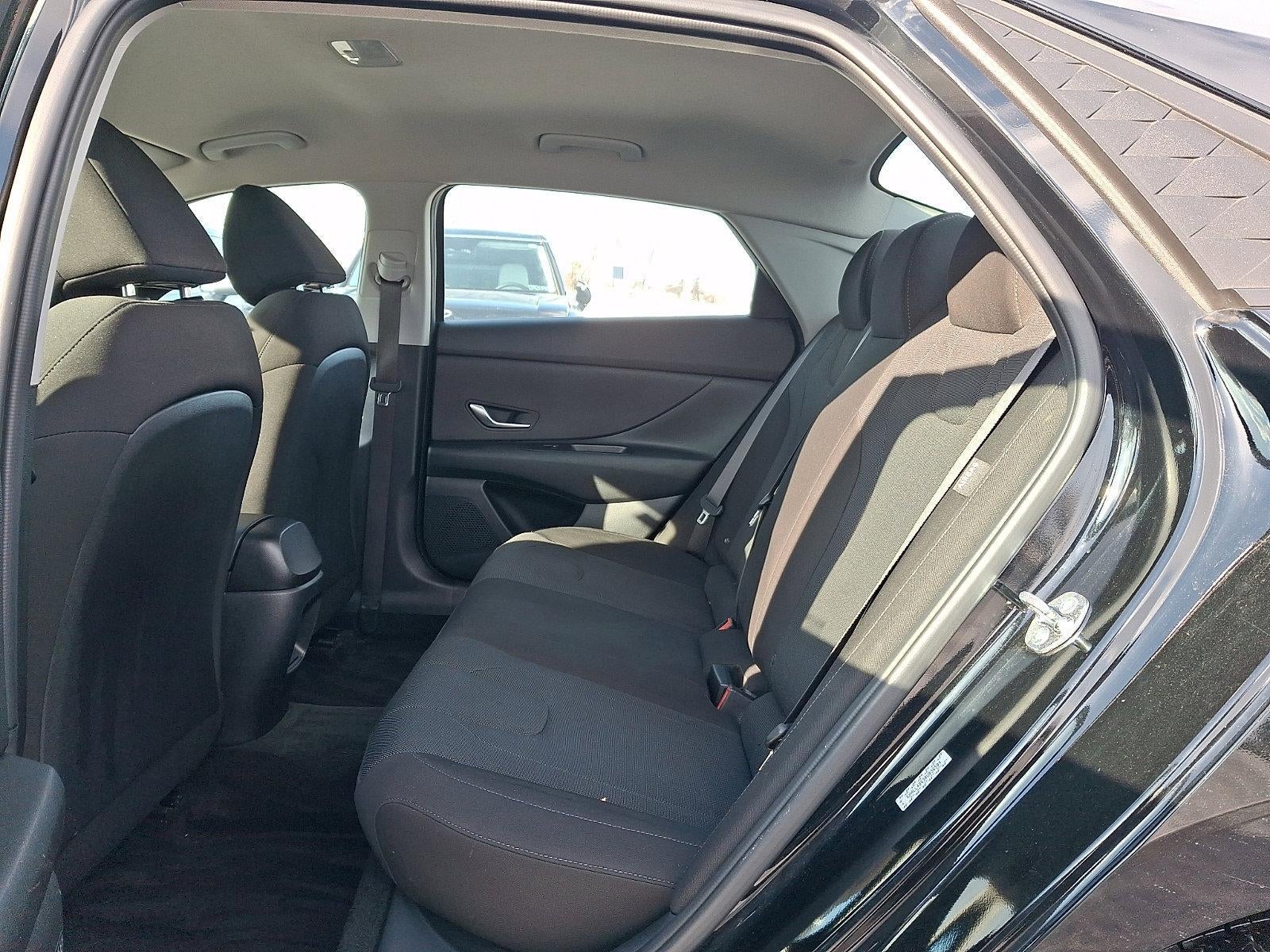 2024 Hyundai ELANTRA SE