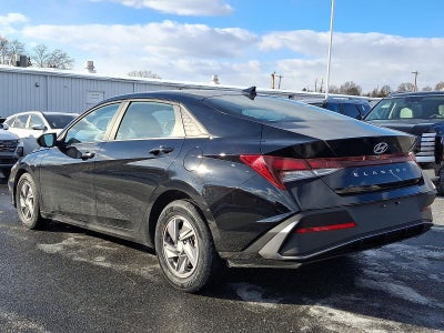 2024 Hyundai ELANTRA SE