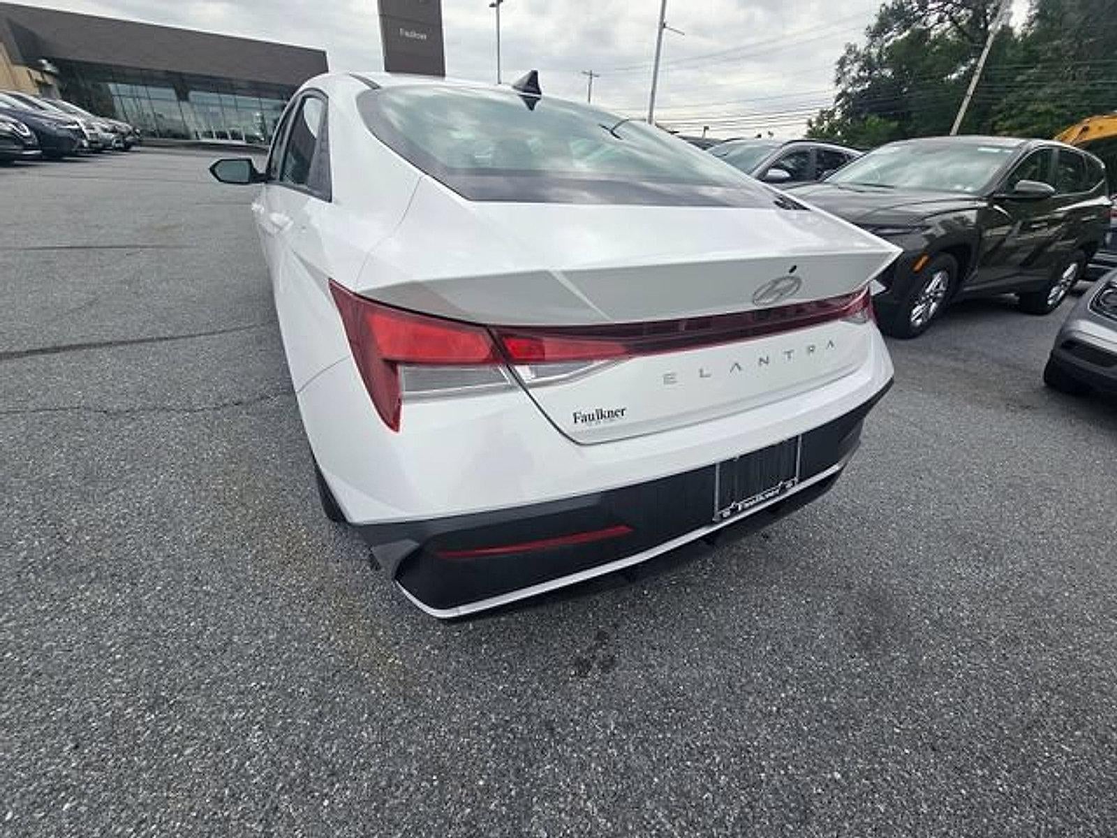 2024 Hyundai ELANTRA SEL