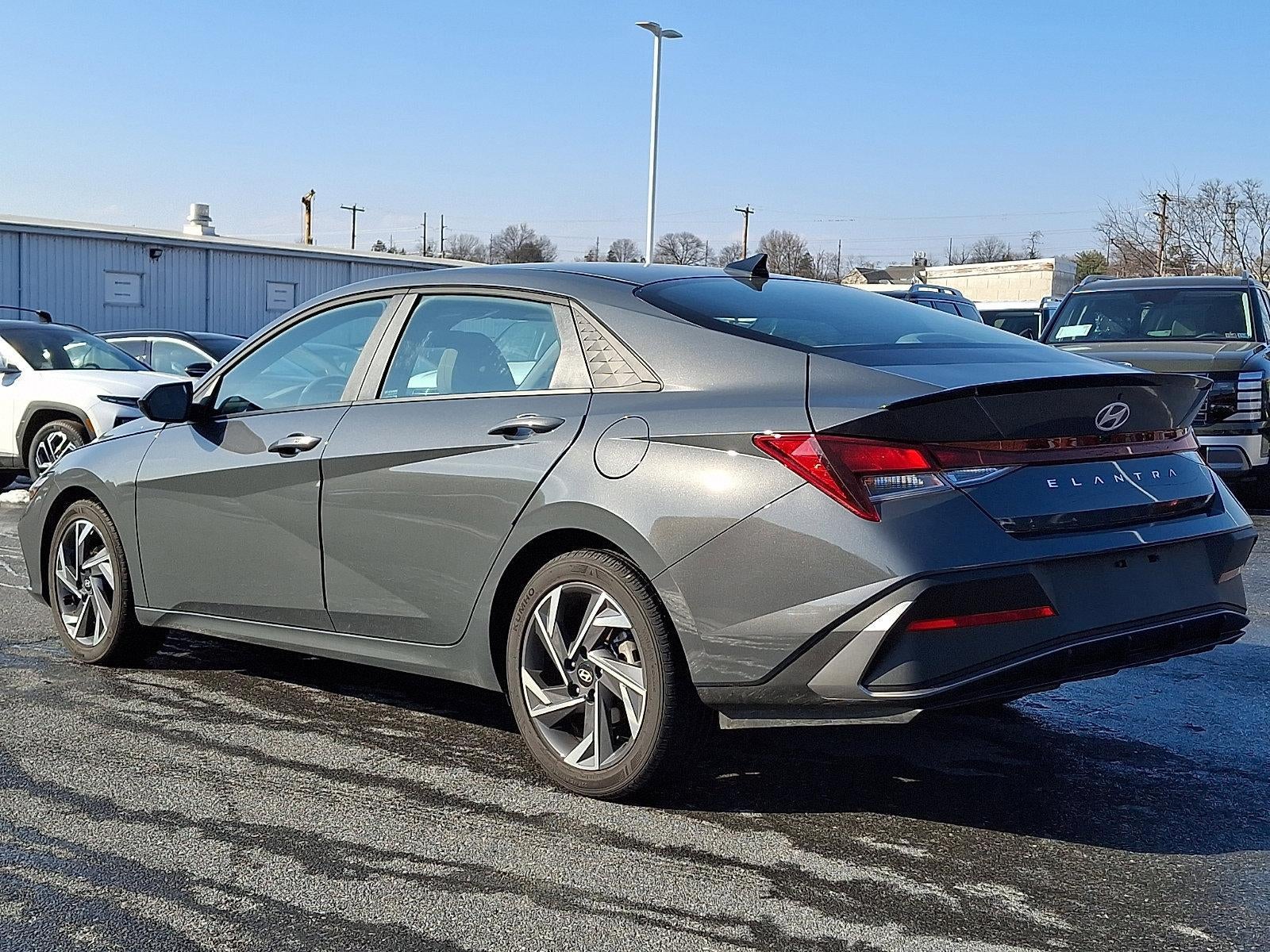 2025 Hyundai ELANTRA SEL Sport