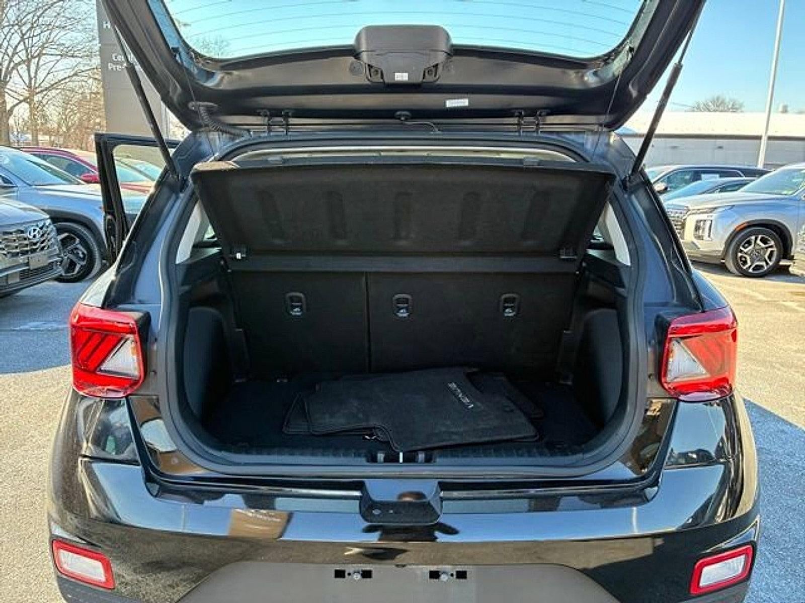 2023 Hyundai VENUE SEL