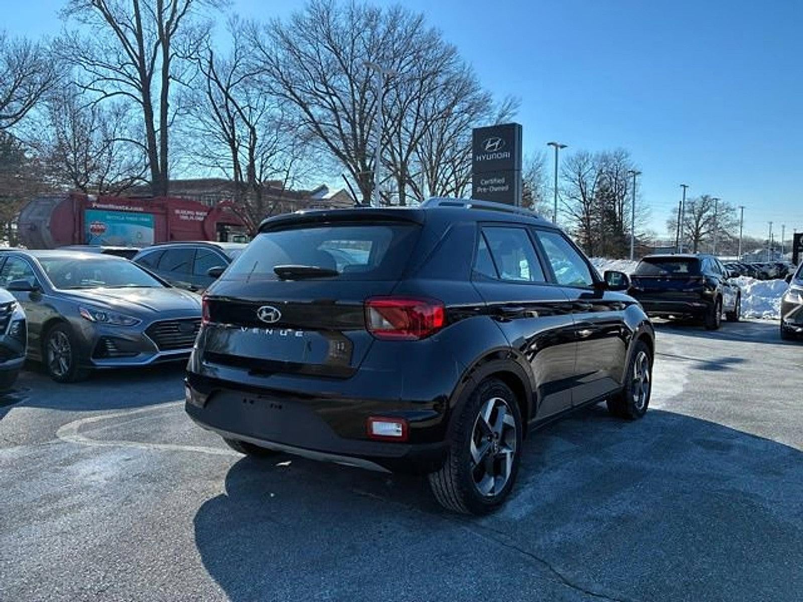 2023 Hyundai VENUE SEL