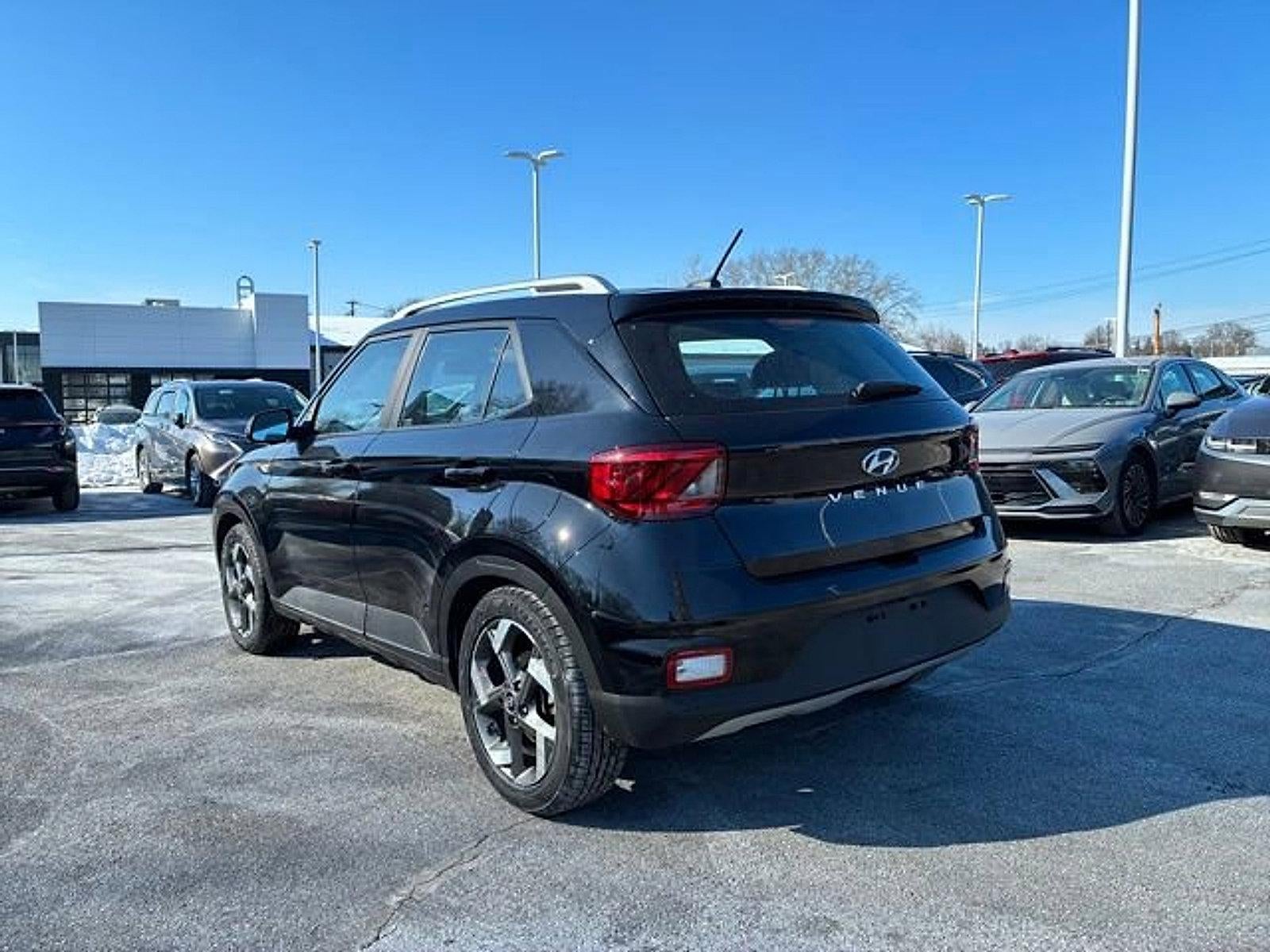 2023 Hyundai VENUE SEL
