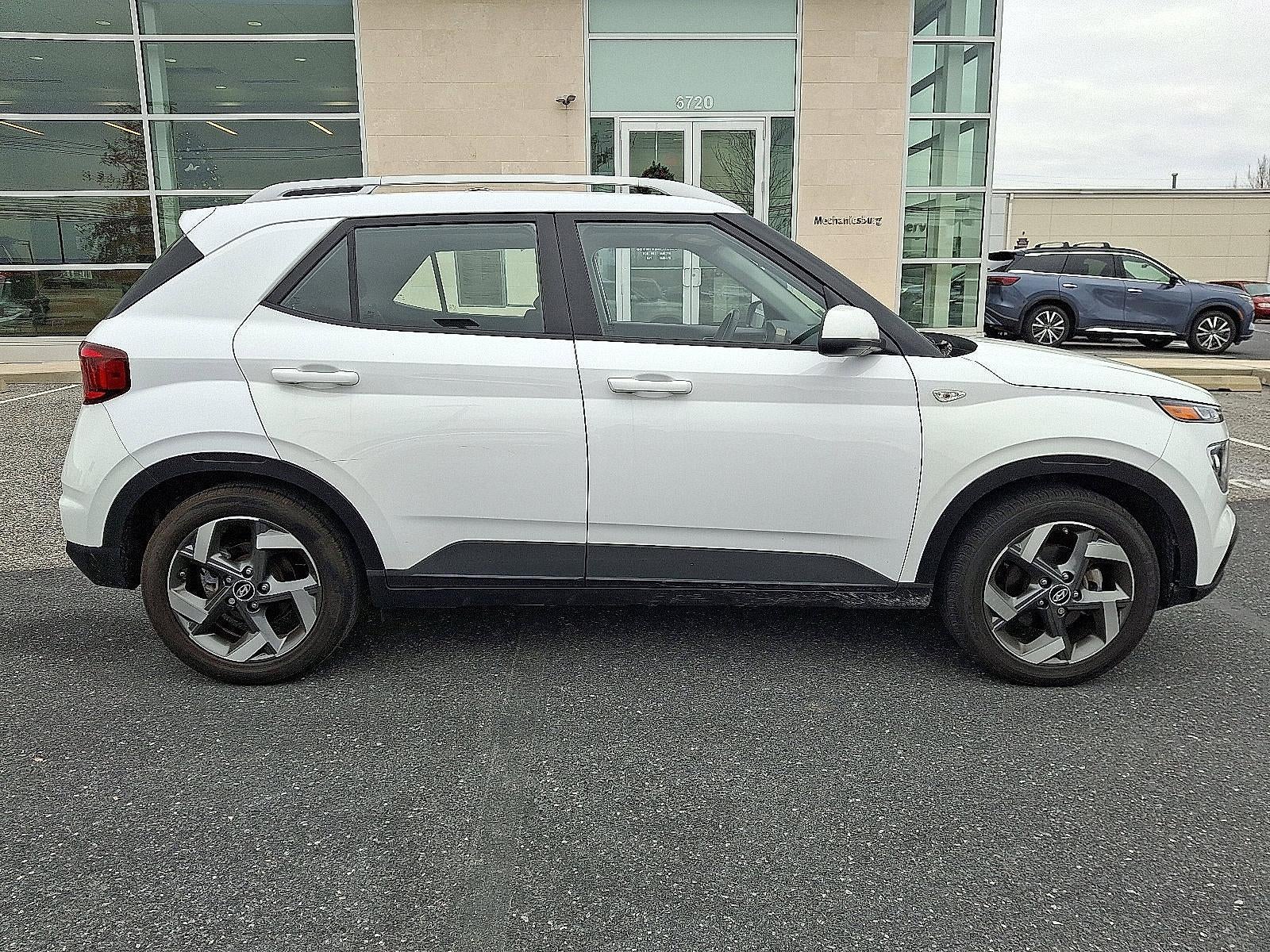 2022 Hyundai VENUE SEL